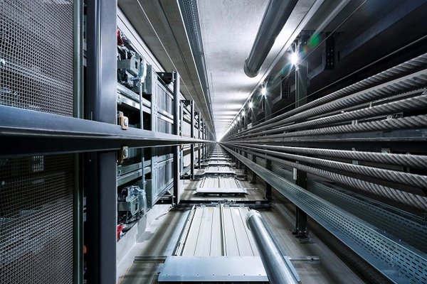 آسانسور گیرلس چیست آسانسور گیرلس چیست