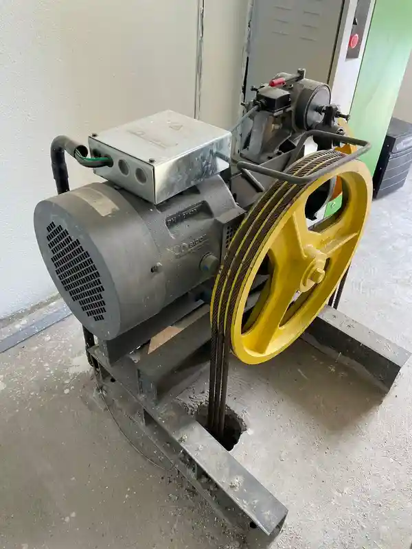 تعمیرات موتور گیربکس آسانسور