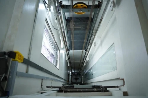 نحوه کار آسانسور گیرلس